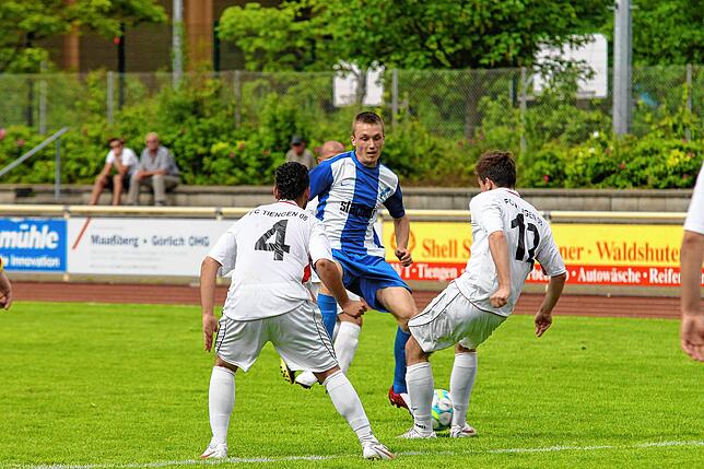 Will es nochmal wissen: Thomas Fritsch – hier auf dem Archivbild vom Mai 2012 beim FC Tiengen 08 – spielte bis 2020 beim TuS ...