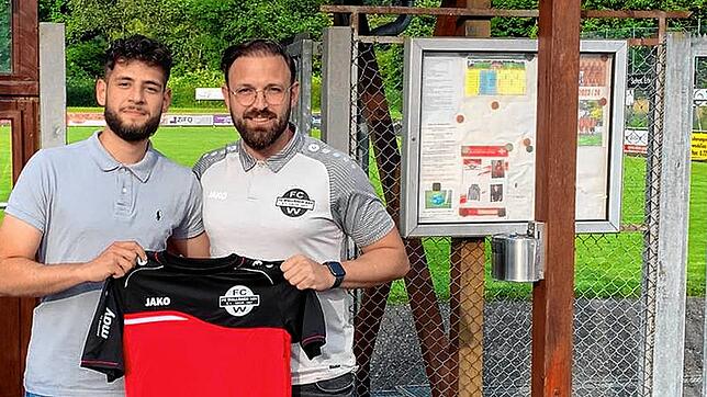 Zuwachs vom Nachbarn: Yunus Kilic (links) hat die SG FC Wehr/Brennet verlassen und spielt künftig unter Trainer Ismail Palit beim FC ...