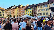 Auf dem Münsterplatz findet in diesem Jahr wieder ein Brückenfest statt. Fotos: Archiv/Anna Lena Lauber