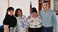 Die ukrainische Familie Lapko hat am 19. Juli in der früheren „Genussmühle“ ein neues Lokal eröffnet. Es hat den Namen Mrija, was auf ...