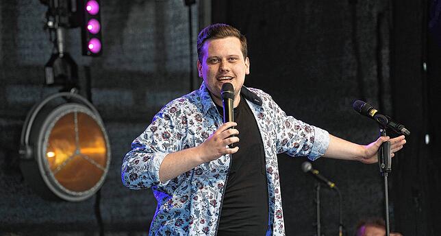 Moderator und Leiter von Dichterwettstreit deluxe: Elias Raatz