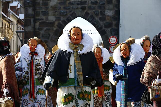 Der Villinger Narro mit seiner charakteristischen Halskrause.