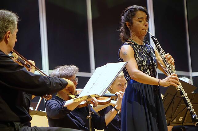 Die Solistin Selen Schaper brillierte beim Sommerkonzert des Oberrheinischen Sinfonieorchesters in der Stadthalle in einem ...