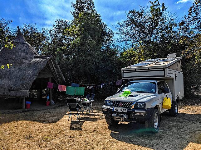 Das vierrädrige Zuhause der Vogelsangs auf einem Campingplatz in Tansania.