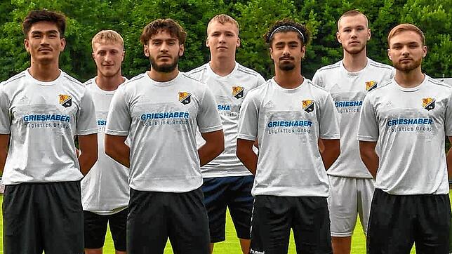 Junge Gesichter: Der A-Junioren gerade entwachsen, kämpfen (von links) Jafari Vahid, Janne Hass, Sinan Tetik, Pascal Tröndle, Abdullah ...