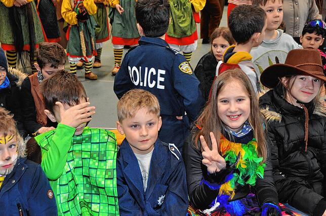 Bild 29: Fasnacht in Leimbach: Grundschüler befreit! Die schönsten Bilder der Narrenaktion im Überblick