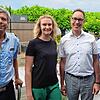 Sie freuen sich über die erfolgreiche Erstfahrt der „Stein am Rhein“ von Mannenbach nach Radolfzell: Maschinist Cornel Greth, Regina ...
