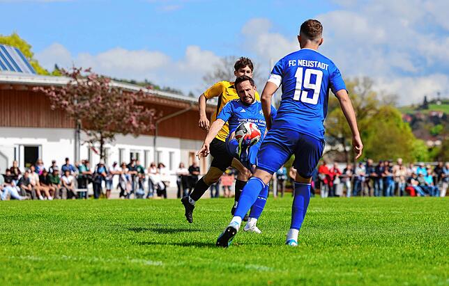 Bild 3: Unsere große Bildergalerie vom 3:0-Sieg des FC Neustadt gegen den FC Gutmadingen