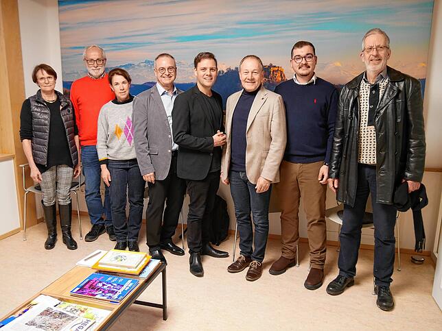 Austausch in Tengen: Die genossenschaftlichen Ärzte Christine Riede, Max Hahn, Andrea Harder und Ulrich Müller mit den ...