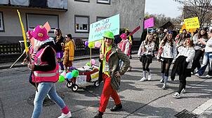 Bild : Die schönsten Bilder: Urnauer Fasnet mit politischer Botschaft