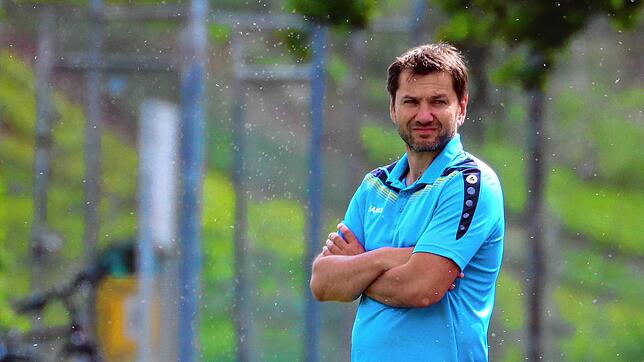 Rolf Blum, Trainer der SG Reichenau/R.-Waldsiedlung, kann nach dem fairen Spiel gegen den SC Markdorf mit dem Remis zum Saisonabschluss ...