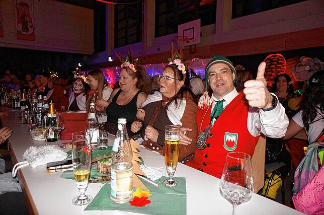 Bild 1: Bunt kostümiert im Zauberwald: Die besten Bilder vom Düengemer Obed in Tiengen