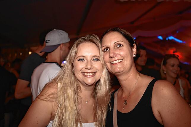 Bild 3: So war die Stimmung beim Aach-Linzer Weinfest