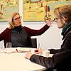 Ruth Bader, Interims-Geschäftsführerin des Bodenseeforums Konstanz, im Gespräch mit SÜDKURIER-Lokalchef Benjamin Brumm.