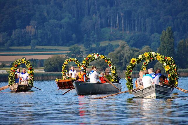 Bild 6: Pilgerfahrt über den See: Bilder von der Mooser Wasserprozession