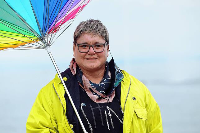 Bild 5: Menschen setzen Zeichen für Vielfalt: Eindrücke von der Queer-Pride-Kundgebung in Friedrichshafen