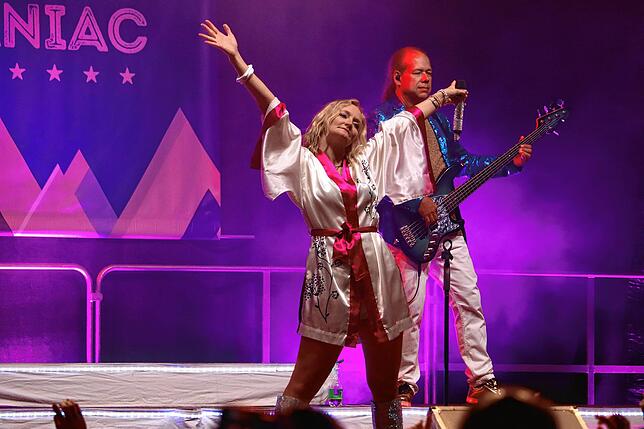 Bild 12: ABBA und Applaus: Sound Beach Festival sorgt für ausgelassene Stimmung im Überlinger Uferpark