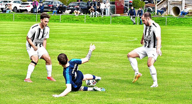Bild 15: FC Wittlingen setzt sich mit 3:1 gegen VfB Waldshut durch – und wir haben Fotos!