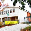 Diese Ecke der Gemeindehalle in Jestetten wird so umgebaut, dass der zweite Notausgang entsteht, um den Gymnastiksaal wieder mit ...