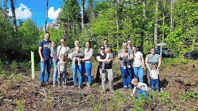 Dogerns Willkommensgeschenk für junge Familien ist die Pflanzung eines Baumes im Gemeindewald von Dogern oder ein Obstbaum für den ...
