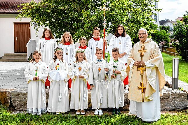 Fünf Kinder feierten in der Kirche St. Fridolin Bettmaringen ihre Erstkommunion &ndash; es war die zweite von vier Feiern in der ...