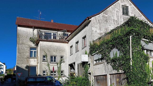 Der Adler-Komplex von der Brunnengasse aus betrachtet. Die Bürgergruppe meint, das neue Adler-Gebäude werde wuchtiger in Erscheinung treten.