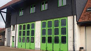 Das ehemalige Feuerwehrgerätehaus in Finsterlingen wird dem Bauhof zugeschlagen. Bild: Karin Steinebrunner