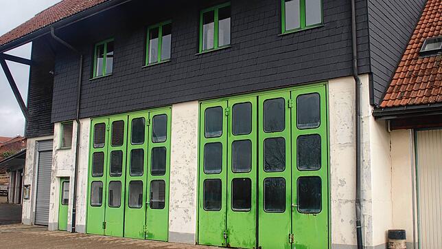 Das ehemalige Feuerwehrgerätehaus in Finsterlingen wird dem Bauhof zugeschlagen. Bild: Karin Steinebrunner