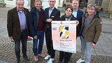 Die Jury freut sich gemeinsam mit Oberbürgermeister Jan Zeitler (Zweiter von rechts) auf die Sportlerehrungen 2020: Günter Hornstein, ...