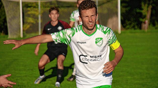 Raphael Künstler erzielte zuletzt in Frickingen für die DJK Donaueschingen seine Saisontore drei und vier. Im letzten Heimspiel gegen ...