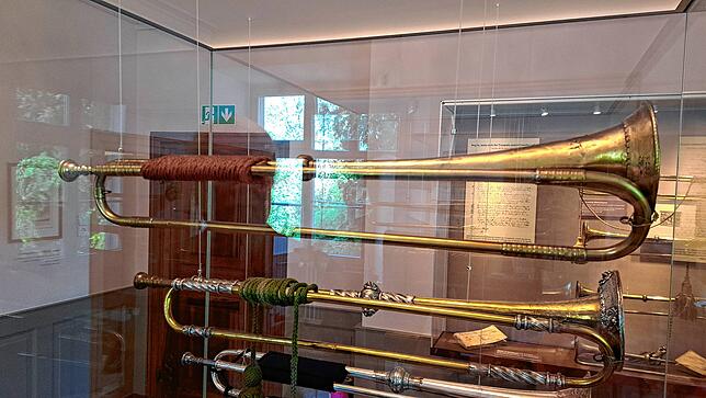 Bei dieser Naturtrompete handelt es sich um das ältete Instrument, das im Trompetenmuseum zu sehen ist. Sie ist 1664 gebaut worden.