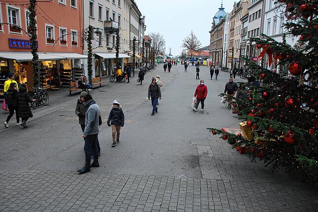 Bild 4: Der erste Adventssamstag in Konstanz: So wenige Menschen haben Sie zur Weihnachtszeit garantiert noch nie in der Innenstadt gesehen