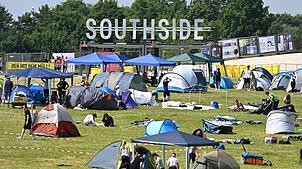Wie kommt man am besten zum Southside 2025? Wir verraten Ihnen hier, wie sie am besten mit Auto, Bahn oder Bus zum Festival gelangen.