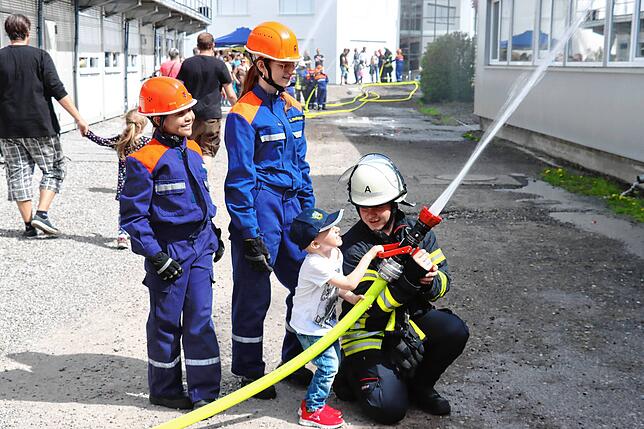 Bild 9: Bilder von der Gesamtübung der Jugendfeuerwehr Radolfzell und den Ortsteilen