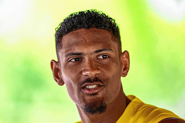 Fußballprofi Sebastien Haller von Borussia Dortmund – auch er kämpft nun gegen den Hodenkrebs.
