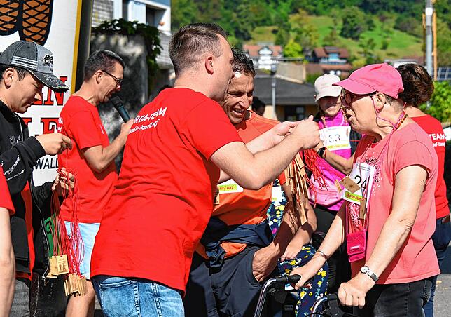 Bild 43: Die schönsten Momente des Hand-in-Hand-Laufs in Gurtweil