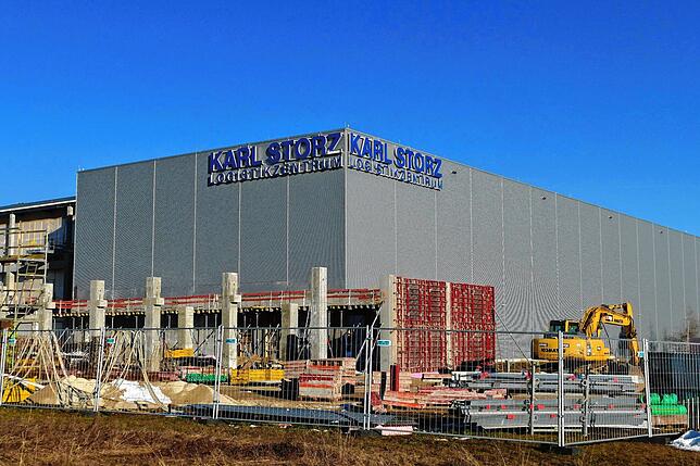 Das Unternehmen Karl Storz betreibt im Gewerbepark Take-off bereits ein Logistikzentrum, das gerade erweitert wird.