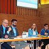 Bei einer Informationsveranstaltung in der neuen Engener Stadthalle informierten (von links) Bürgermeister Johannes Moser, ...