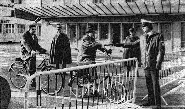 Nur Fahrradfahrer und Fußgänger. Am deutsch-schweizerischen Grenzübergang in Konstanz hatten die Beamten einen geruhsamen Tag.