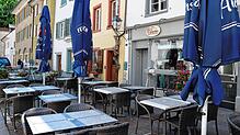 Diese Außenplätze gehören nicht zum angrenzenden Restaurant „Bohème“. Die Außenbestuhlung sorgt immer wieder für Streit, doch nun ist ...