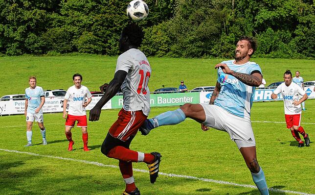 Bild 20: SV Obersäckingen gewinnt gegen den SC Lauchringen mit 2:0 &ndash; und wir haben die Bilder!