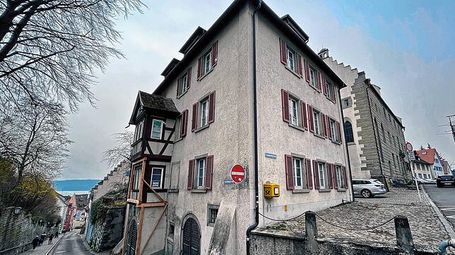 Seit fast zehn Jahren ist die notwendige Sanierung im Gespräch: Das spitälische Eckgebäude bildet den Abschluss von Krummebergstraße und ...