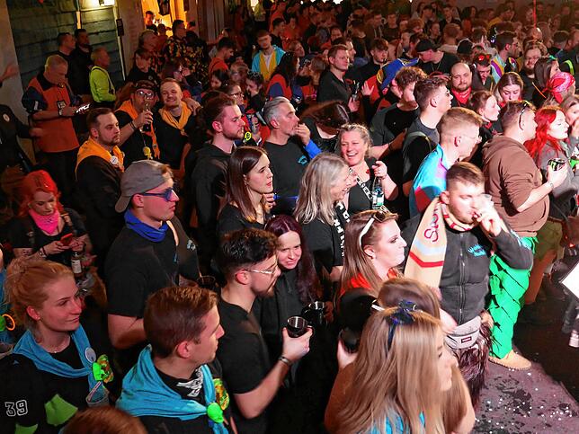 Ausgelassene Stimmung herrschte bei der Party in der Stadthalle.