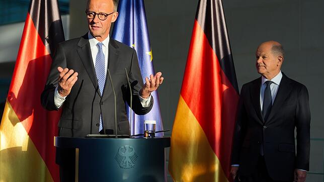 Friedrich Merz ist Bundeskanzler. Er plant, das Bürgergeld zu etwas anderem umzubauen. Und schärfer zu sanktionieren.