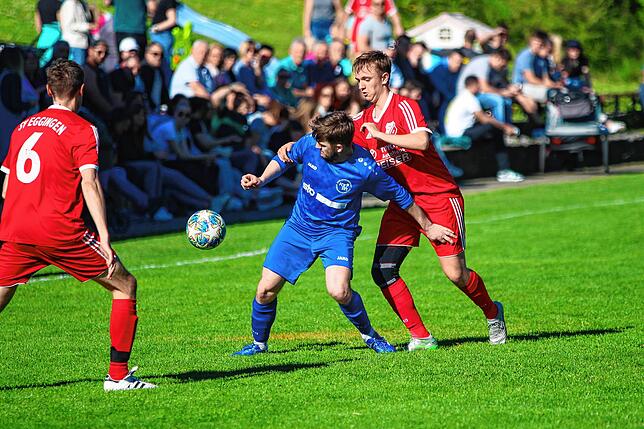 Bild 11: SG Stühlingen/Weizen besiegt den SV Eggingen im Derby mit 4:0 – und wir haben Fotos!