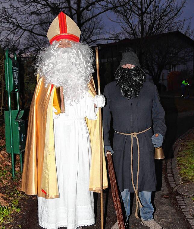 Clemens Müller als Immenstaader Nikolaus (links) mit Knecht Ruprecht.