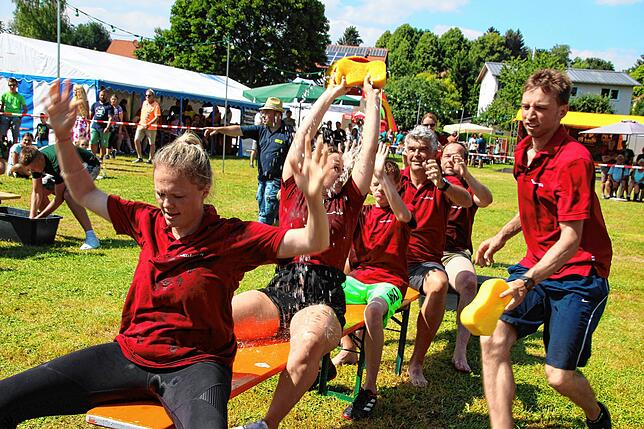 Bild 21: Spaß und Stimmung beim Walder Dorffest