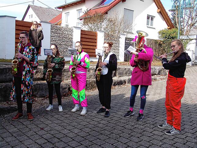 Bild 5: Bilder von der Befreiung der Weildorfer Kindergartenkinder
