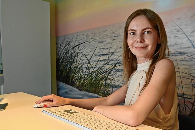 Jasmin Gilch arbeitete an der Rezeption des Hotels „Seeliebe“, als der Hagel aus den Wolken brach. Mit Gästen verfolgt sie das Geschehen ...