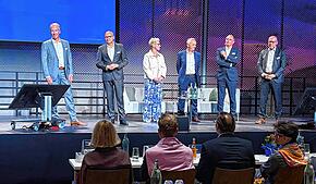 Die Köpfe hinter der großen Volksbank-Fusion: Tim Schwarzburg (Kunz Rechtsanwälte), sowie die Vorstände von beiden Seiten des Bodensees, ...